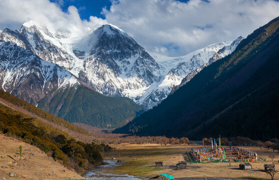 梅里雪山下的世外桃源