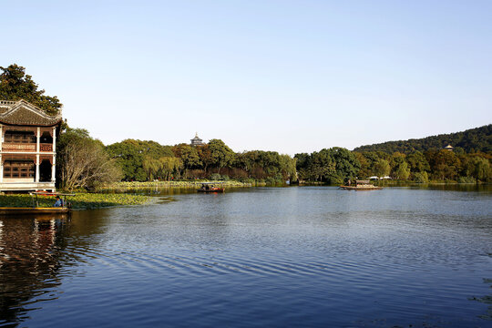 湖岸