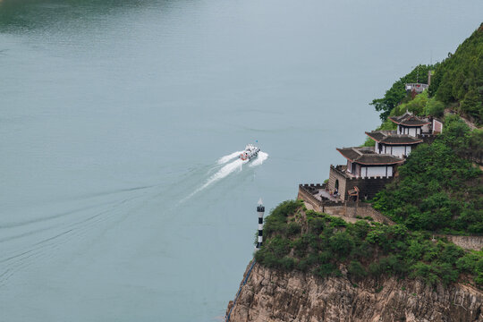 瞿塘峡峡口风光