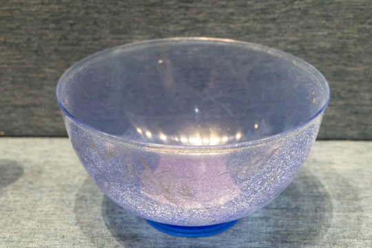 清代透明蓝琉璃碗