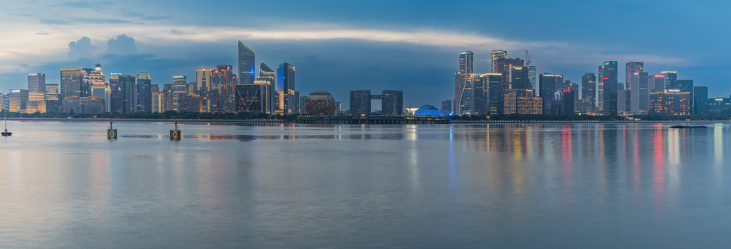 杭州钱江新城夜景全景