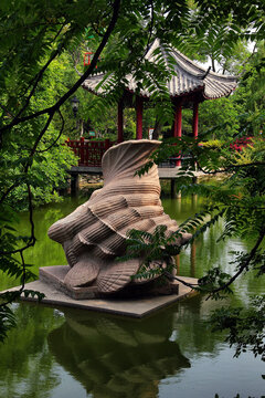 刘公岛博览园海螺雕塑