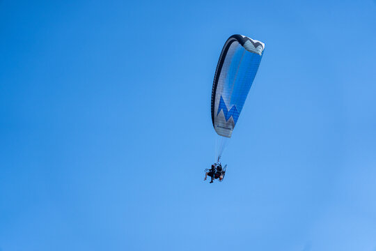 南戴河海滩滑翔伞
