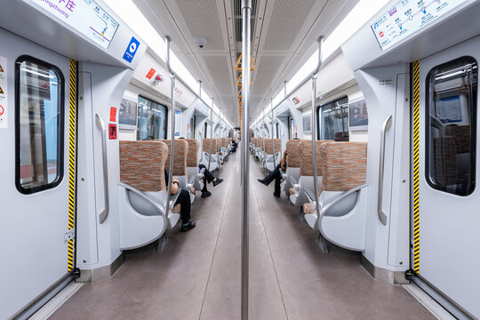 北京地铁19号线内景