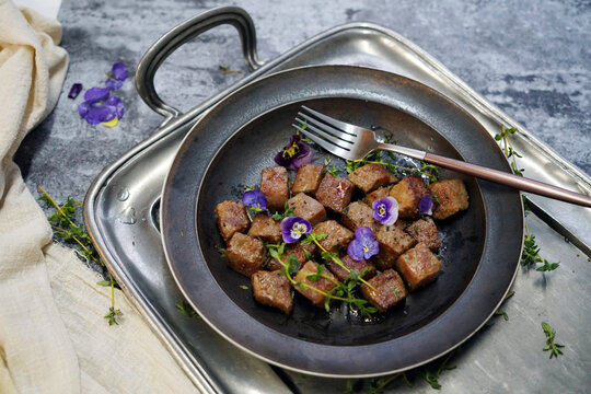 牛肉粒烹饪过程