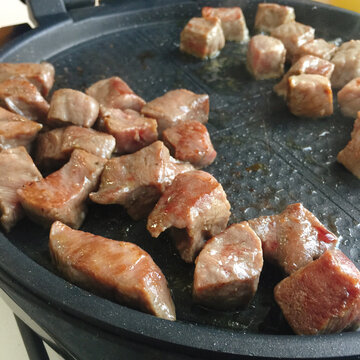 烹饪牛肉粒