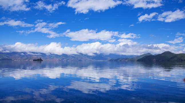 丽江泸沽湖风景区女神山