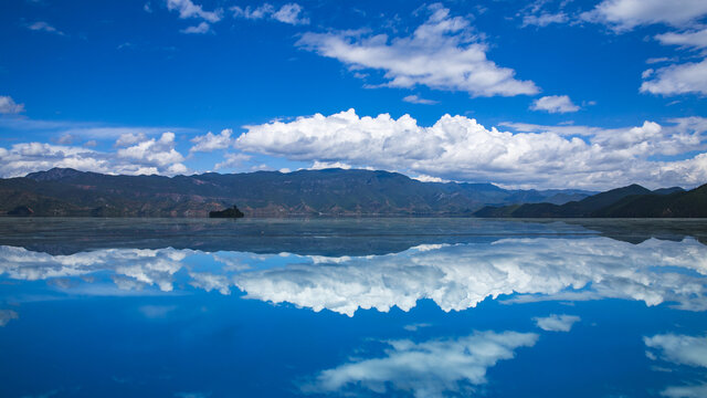 丽江泸沽湖景区天空之境