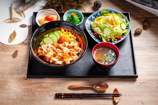 日式猪颈肉定食