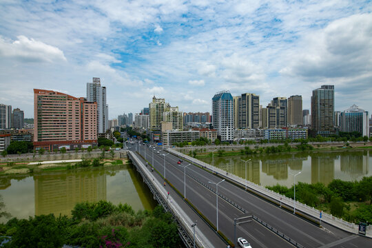 绵阳市安昌桥蓝天白云安昌河