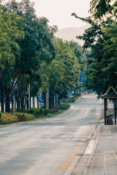 疫情时期景洪市空旷的道路