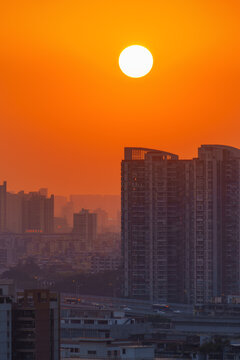 城市夕阳西剪影