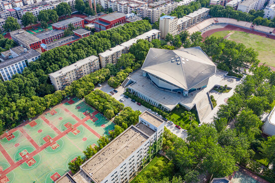 航拍郑州大学南校区校园体育馆