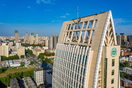 航拍郑州树叶形状高楼地标建筑