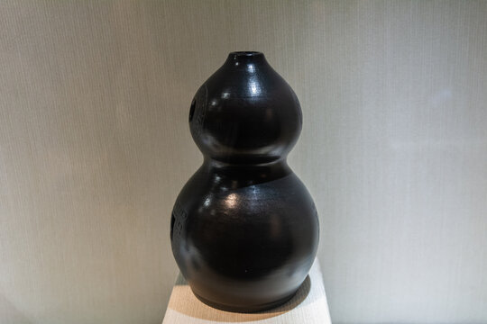 黑陶葫芦瓶