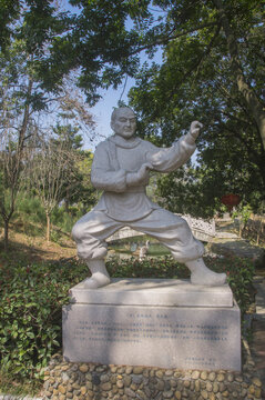 永福虎尊拳创始人李元珠雕像