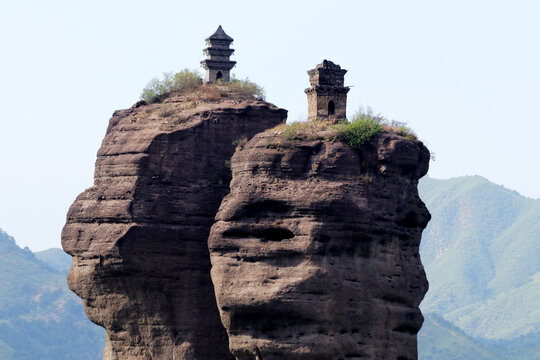 承德双塔山