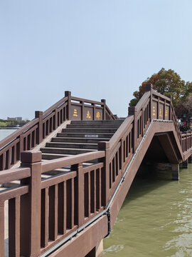 平湖东湖公园三元桥