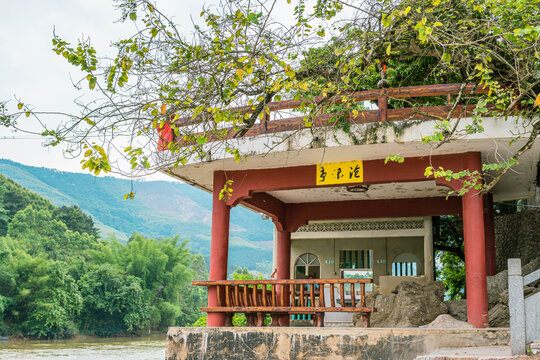 贺州浮山寺沧浪亭高清图