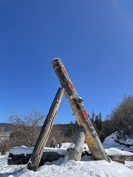 冬天冰天雪地普达措国家公园