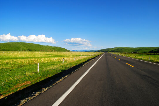 阿坝州草原公路