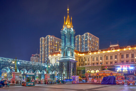 鋼構(gòu)塔廊夜景
