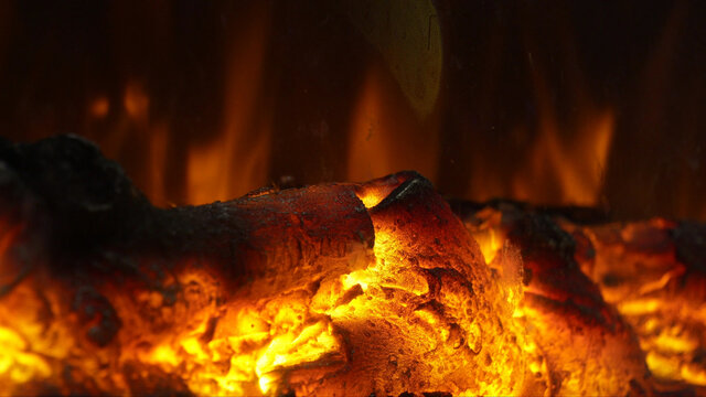燃烧的炭火炉火木炭烧烤