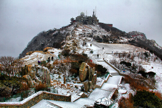 泰山极顶雪景