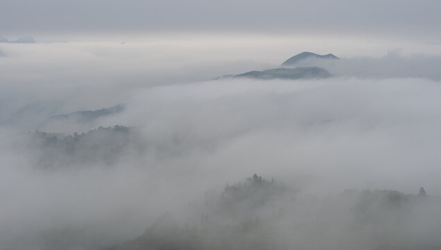 云雾山峰