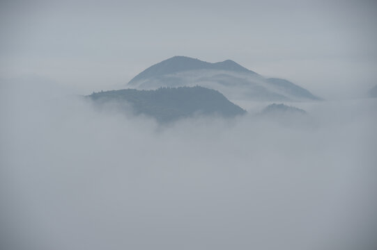 云雾山峰