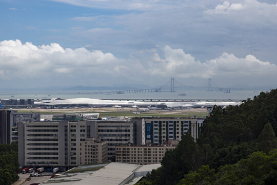 远眺深圳机场及深中通道