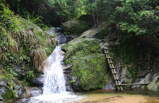 中国池州百丈崖风景区