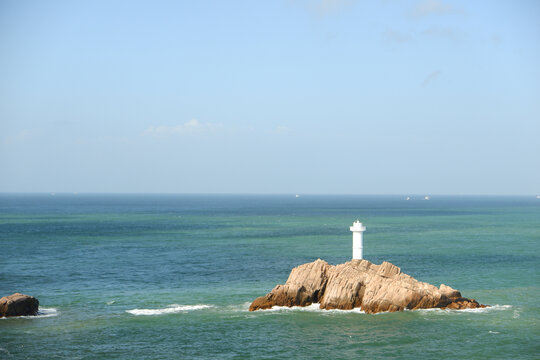 海岛灯塔