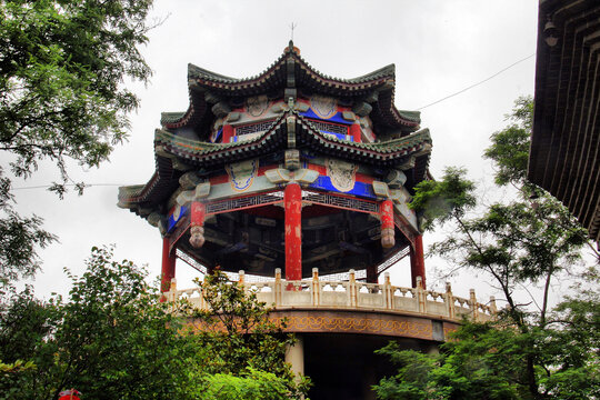 青岛湛山寺八角亭