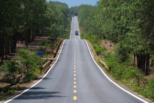 凉山木里林场波浪公路