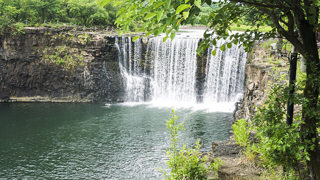 镜泊湖吊水楼瀑布