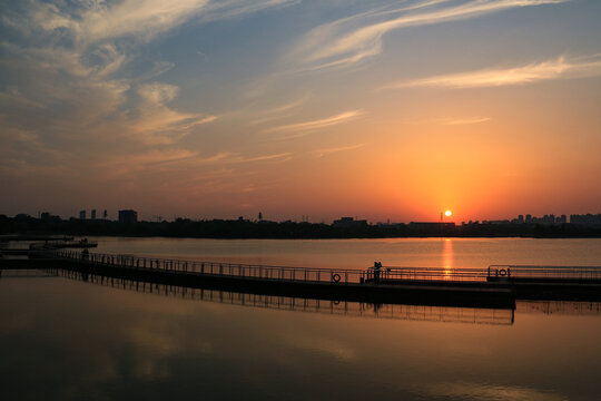 安徽合肥翡翠湖的夕阳