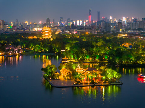 航拍济南大明湖夜景