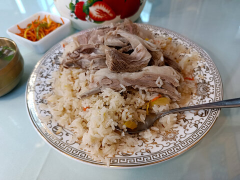 新疆风味羊肉抓饭