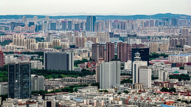 夏日里的中国长春城市景观