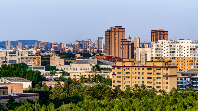 夏日里的中国长春城市景观