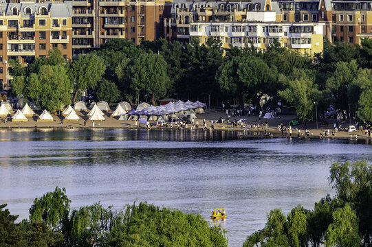 夏日里的中国长春南湖公园风景