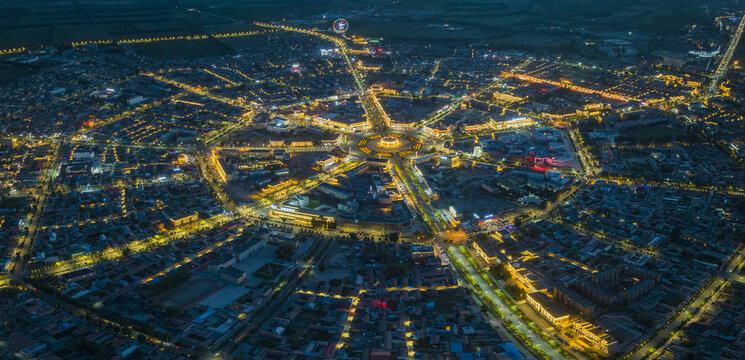 新疆伊犁特克斯八卦城夜景