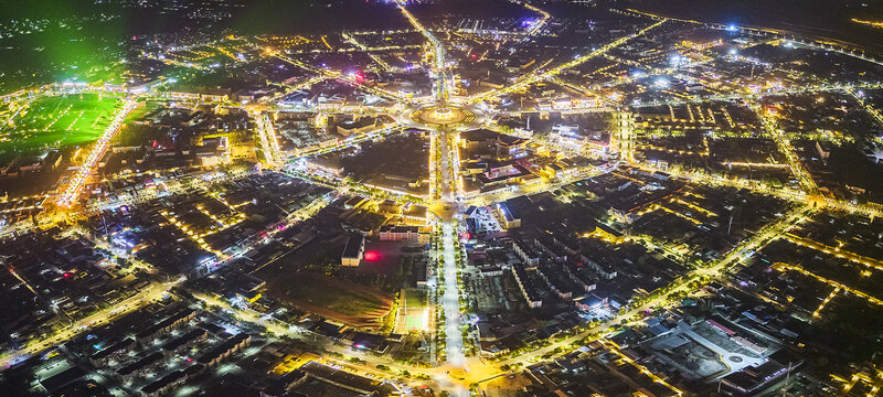 新疆伊犁特克斯八卦城夜景