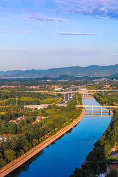 城市河流