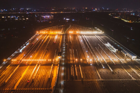 俯拍动车运用所高铁列车夜景