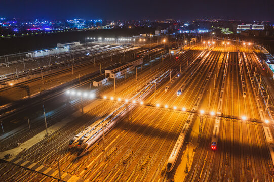 俯拍动车运用所高铁列车夜景