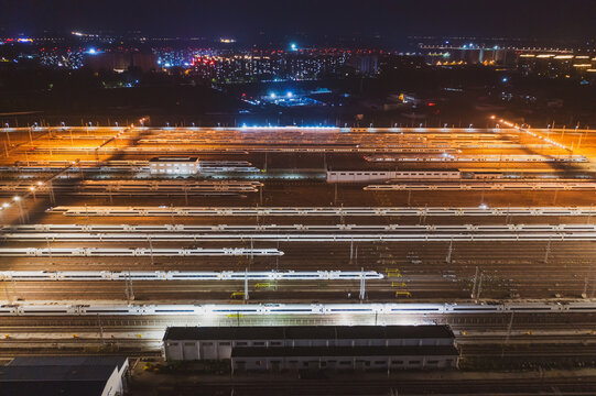 俯拍动车运用所高铁列车夜景