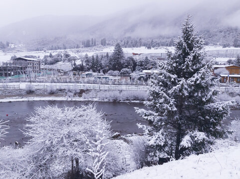 鲁朗春日初雪17