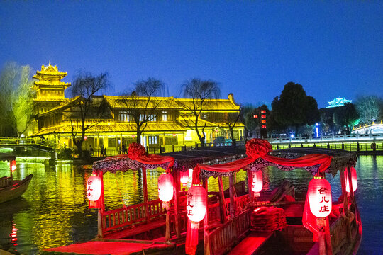 台儿庄游船夜景